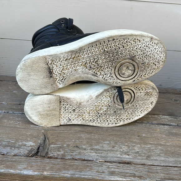 Alexander McQueen Men’s leather high top sneakers - Picture 8 of 8